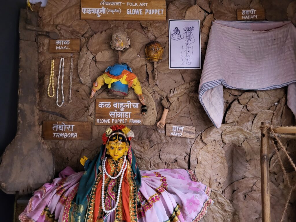 Thakarwadu folk art