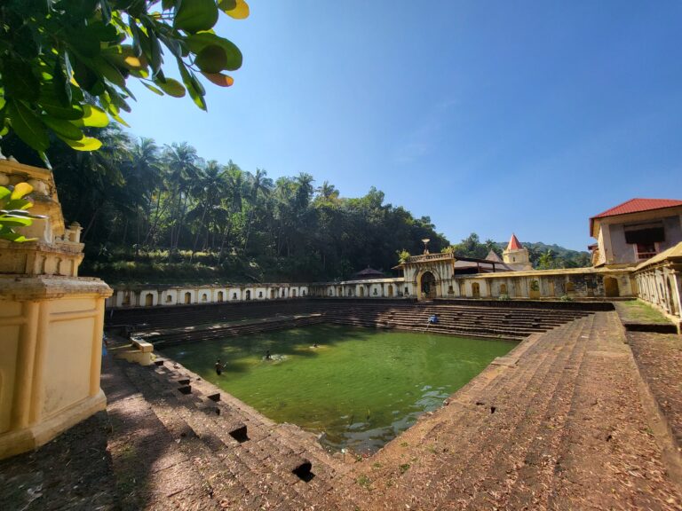 लक्ष्मी नरसिंह मंदिर तळी