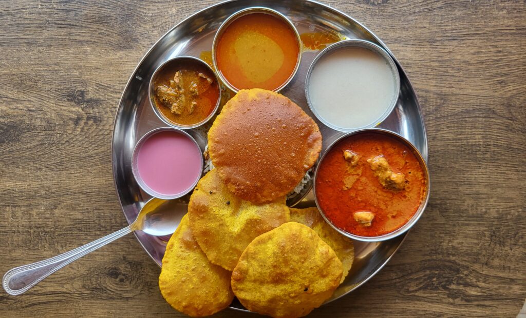 Chicken Thali, Vada Kombda