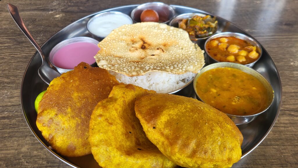 Veg Thali, Vada Kombda